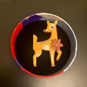 Erstwilder Dasher brooch